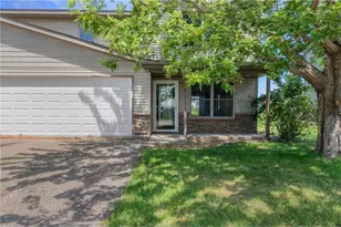 415 Sierra Pl, Roberts, WI 54023 - Photo 1