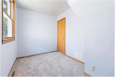 979 Victoria Street, Saint Paul, MN 55103 - Photo 18