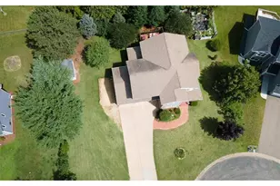 1015 Prairie Cir, Menomonie, WI 54751 - Photo 6