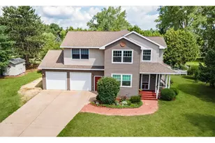 1015 Prairie Cir, Menomonie, WI 54751 - Photo 2