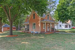 1221 10th St, Menomonie, WI 54751 - Photo 4