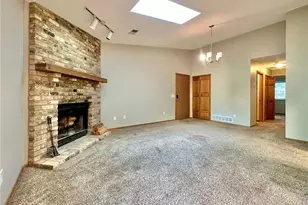 18462 Creeks Bend Dr, Minnetonka, MN 55345 - Photo 6