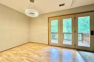 18462 Creeks Bend Dr, Minnetonka, MN 55345 - Photo 16