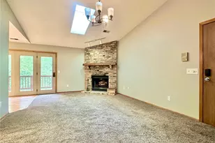 18462 Creeks Bend Dr, Minnetonka, MN 55345 - Photo 8