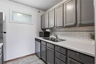 2150 Ridge Dr, Minneapolis, MN 55416 - Photo 10