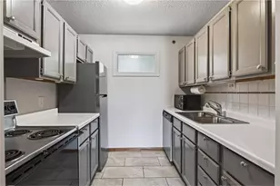 2150 Ridge Dr, Minneapolis, MN 55416 - Photo 8