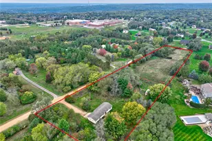 823 Northview Dr, Hudson Township, WI 54016 - Photo 2