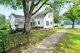 619 Locust St, Hudson, WI 54016 - Photo 2