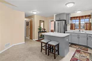 305 Wildwood Cir, Roberts, WI 54023 - Photo 6