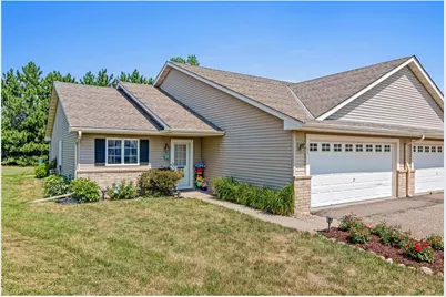305 Wildwood Circle, Roberts, WI 54023 - Photo 4