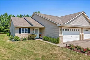 305 Wildwood Cir, Roberts, WI 54023 - Photo 4