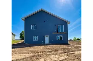206 Blackhawk Dr, Woodville, WI 54028 - Photo 4