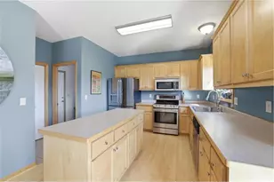 1615 Rolling Hills Ln, River Falls, WI 54022 - Photo 10