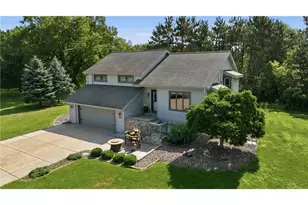 2416 Aurora Cir, Menomonie, WI 54751 - Photo 2