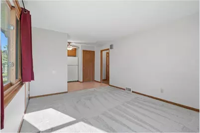 124 W 6th Street, New Richmond, WI 54017 - Photo 6