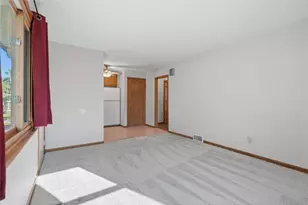 124 W 6th St, New Richmond, WI 54017 - Photo 6