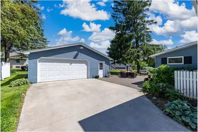 210 W Summit Avenue, Ellsworth, WI 54011 - Photo 4