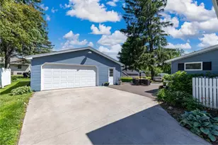 210 W Summit Ave, Ellsworth, WI 54011 - Photo 4
