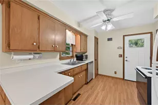 3860 2 1/2 St, Columbia Heights, MN 55421 - Photo 12