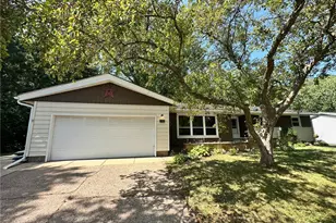 2322 16th St, Eau Claire, WI 54703 - Photo 2