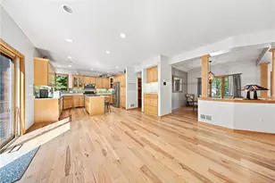 605 Knollwood Dr, Hudson, WI 54016 - Photo 8