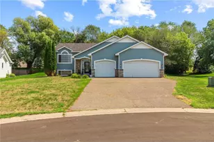 2733 Galway Ct, Hudson, WI 54016 - Photo 4