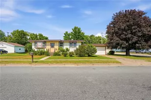 407 W Buckman St, Augusta, WI 54722 - Photo 6