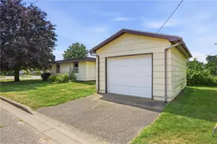 407 W Buckman St, Augusta, WI 54722 - Photo 40