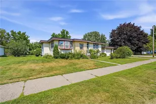 407 W Buckman St, Augusta, WI 54722 - Photo 4