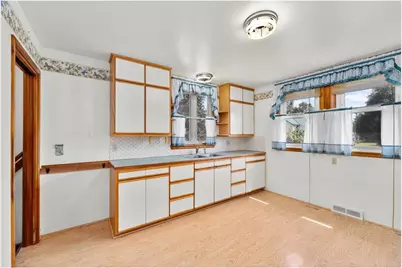 407 W Buckman Street, Augusta, WI 54722 - Photo 8