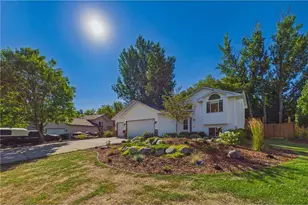 10745 Matthew Dr, Chisago City, MN 55013 - Photo 2