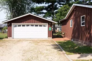 2235 Mathews St, Menomonie, WI 54751 - Photo 4