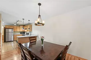 2335 Oakridge Cir, Hudson, WI 54016 - Photo 8