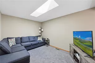 2335 Oakridge Cir, Hudson, WI 54016 - Photo 16