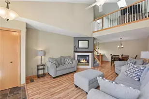 2335 Oakridge Cir, Hudson, WI 54016 - Photo 4