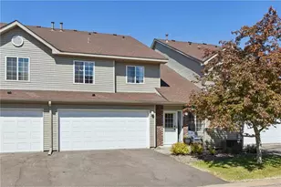 2335 Oakridge Cir, Hudson, WI 54016 - Photo 2