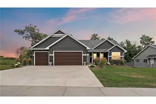 271 Eagle Ridge Dr, Roberts, WI 54023 - Photo 1