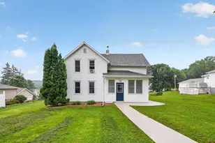 704 Viking Ave, Lanesboro, MN 55949 - Photo 2