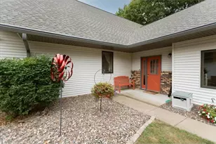 2707 Cherry Blossom Ln, Menomonie, WI 54751 - Photo 10
