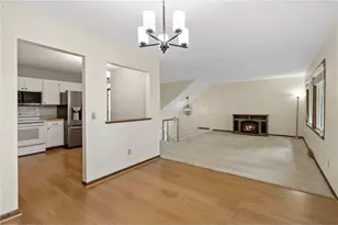 582 Clover Leaf Pkwy, Blaine, MN 55434 - Photo 10