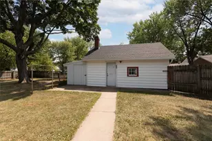 855 Stout St, Menomonie, WI 54751 - Photo 40