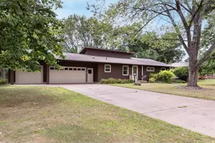 1121 River Heights Rd, Menomonie, WI 54751 - Photo 2
