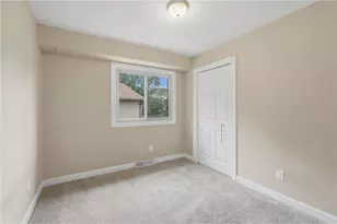 4250 Thornhill Ln, Vadnais Heights, MN 55127 - Photo 14