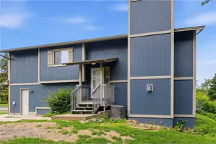4250 Thornhill Ln, Vadnais Heights, MN 55127 - Photo 2