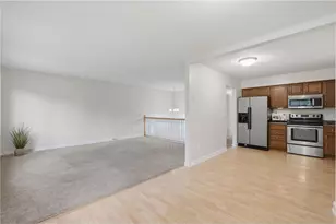 4250 Thornhill Ln, Vadnais Heights, MN 55127 - Photo 10