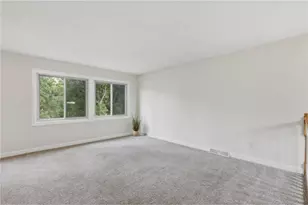4250 Thornhill Ln, Vadnais Heights, MN 55127 - Photo 6