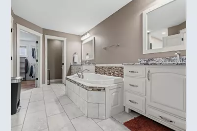 4766 S Oakwood Hills Parkway, Eau Claire, WI 54701 - Photo 20