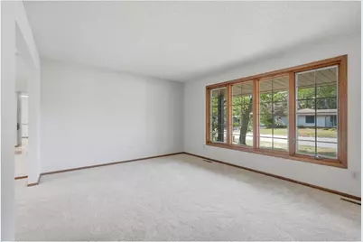 454 Oday Street, Maplewood, MN 55119 - Photo 8