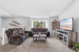 1381 Pheasant Run, New Richmond, WI 54017 - Photo 6