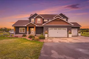 1042 144th Ave, Richmond, WI 54017 - Photo 2